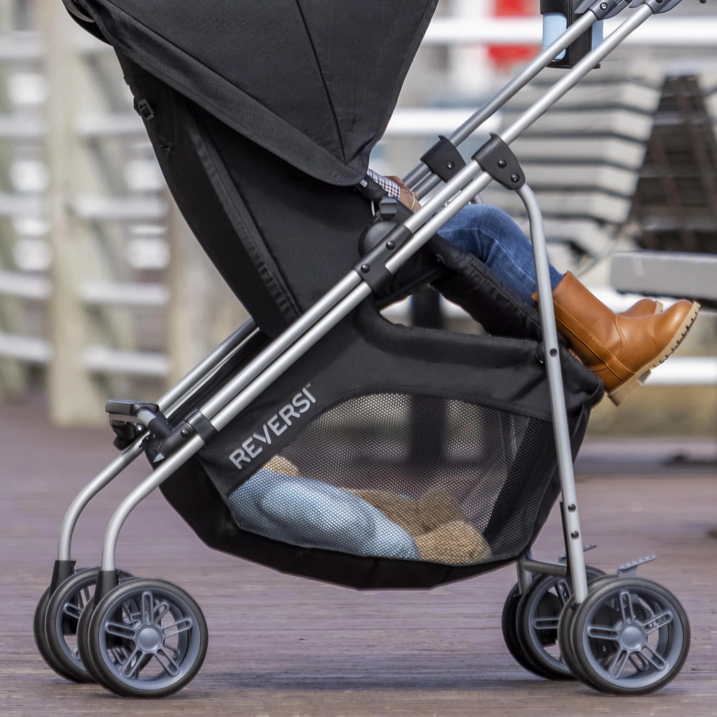 Evenflo Reversi Lightweight Reversible Stroller.