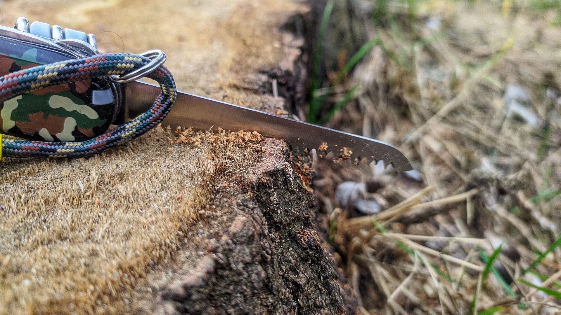 VICTORINOX HUNTSMAN 91MM S.A.K - WOODLAND CAMO